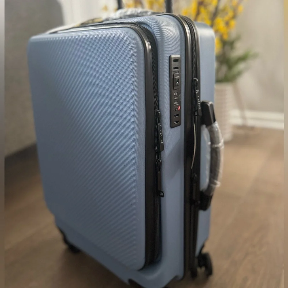 New! 🧳✈️🌎 CALPAK 22” Hardside Carry-on Spinner With Front Pocket in Amalfi Blu
